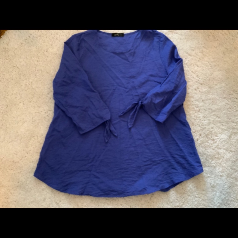 Blouses - Picture 3 of 3